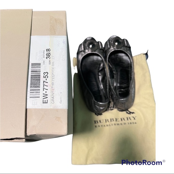 Burberry flats, size 38, good for US 7-7.5 - Picture 3 of 10